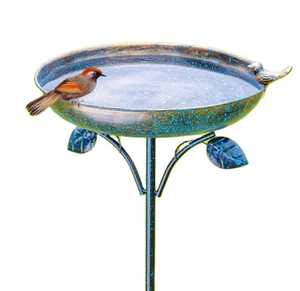 Baignoire à oiseaux en métal bleu moucheté avec accents de feuilles, pour jardin extérieur, résistante aux intempéries, mangeoire pour oiseaux sauvages, station artistique de jardin - Product Image 1