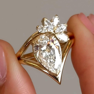 Anillo de Compromiso y Boda con Diamante Cultivado en Laboratorio, Corte Ovalado, Certificado por IGI, 3.50 Quilates, Oro Amarillo de 14k, Joyería de Lujo Global Gems, Regalo para Fiestas - Product Image 2