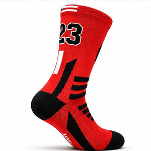Calcetines de baloncesto rojos y negros con número jacquard OEM para exteriores, calcetines de baloncesto rojos con número jacquard 23, calcetines deportivos gruesos de tubo. - Product Image 4
