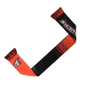 Écharpe de supporter de football tricotée sur mesure, brodée avec le logo de l'équipe de football, pour la promotion, les événements sportifs et les supporters - Product Image 4