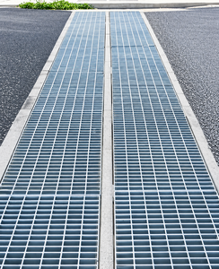 Grille de protection robuste en acier pour fosse de vidange |   Usine de fabrication de grilles de drainage sur mesure - Product Image 2