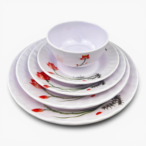 Juego de Vajilla de Melamina con Diseño de Planta Roja, Estilo Asiático Tradicional, Platos Hondos Redondos y Tazón, Apto para Lavavajillas, Ideal para Fiestas - Product Image 1