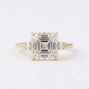 แหวนเพชรทรงแอสเชอร์คัทประดับเพชรทรงหยดน้ำด้านข้าง ทองคำขาว 18K สำหรับผู้หญิง สไตล์คลาสสิก เหมาะสำหรับงานหมั้นและงานเลี้ยง - Product Image 1