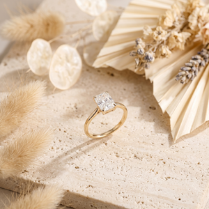 Anillo de Compromiso Solitario de Diamante de Corte Radiante de 2.00CT en Oro Amarillo de 14K, Joyería Fina Minimalista, Venta al Por Mayor, OEM, ODM - Product Image 2