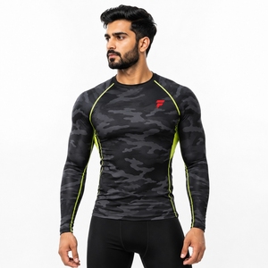 Camiseta de compresión cómoda, hecha con materiales duraderos, diseño flexible y rendimiento transpirable para entrenamientos diarios. - Product Image 1