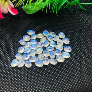 พลอยมูนสโตนสีขาวรุ้งธรรมชาติทรงรีแบบคาโบชองจาก Zubeda Gems  ได้รับการประเมินจากผู้เชี่ยวชาญภายนอกจากราชสถาน เหมาะสำหรับทำแหวนและจี้ - Product Image 5