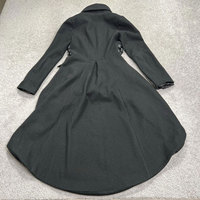 Manteau Gothique Femme XS Noir Long Hiver Entièrement Zippé avec Boucles Décoratives et Dos Asymétrique – Grande Vente