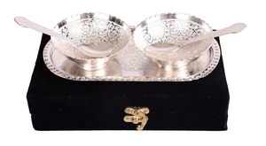 KAKA ENTERPRISES Ensemble de bols faits à la main en argent plaqué, 2 cuillères |   Boîte cadeau en velours noir de conception allemande moderne, décoration de la maison, festive - Product Image 3