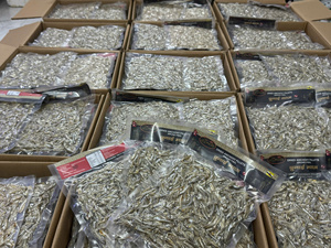 Anchoas secas DISPONIBLES para sopa, caldo, condimento, ingrediente de marisco utilizado para la elaboración de caldos de sopa en Vietnam - Product Image 4