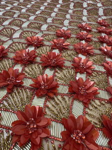 ผ้าสำหรับชุดเจ้าสาวปี 2027 สีแดงเข้มและผ้าลูกไม้ปักลายสีทองสำหรับงานแต่งงาน ผ้าทำมือ ผลิตในอินเดีย - Product Image 3