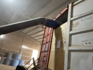 Petite litière pour animaux de compagnie Copeaux de bois dur séchés au combustible Balle de riz de pin séché Acacia Autres animaux de compagnie Déchets agricoles de source vietnamienne - Product Image 5