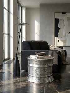 Mesa de Centro Redonda Moderna de Aluminio para el Hogar, 60 cm de Diámetro, Diseño Industrial, Mueble de Metal Hecho a Mano para Sala de Estar - Product Image 3