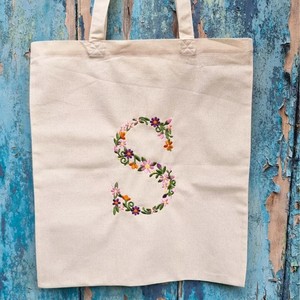Bolsa de Lona Grande con Bordado Floral y Letras, Asa de Cuerda, Bolsa de Regalo Personalizada con Iniciales para Compras Diarias - Product Image 1