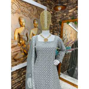 Hermosa ropa de fiesta para mujer Top Bottom y Fancy Dupatta Set - Product Image 2