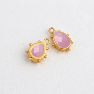 จี้รูปหยดน้ำประดับทองคำและพลอยสีชมพูคาลซิโดนีทรงเหลี่ยม สำหรับทำสร้อยคอ DIY อุปกรณ์ทำเครื่องประดับ - Product Image 1