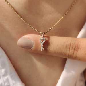 Collar con Colgante de Zirconia en Forma de Corazón, Diseño Moderno, Plata de Ley 925, Cadena Fina, Regalo de Compromiso o Boda, para Uso Diario o en Fiestas - Product Image 4