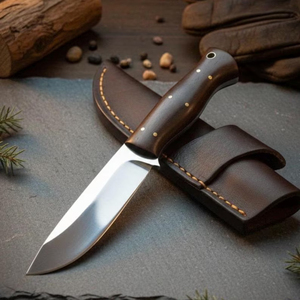 Couteau de chasse artisanal en acier 440C, manche en bois de fer africain, lame pleine longueur, étui en cuir - Product Image 2