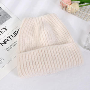 Gorro de Punto para Hombre Shaheen Fit, Fabricado con Mezcla de Spandex/Poliéster, Transpirable, Impermeable, Estilo Urbano, Bordado - Product Image 2