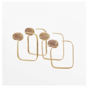 Ensemble de 4 anneaux de serviette en laiton de haute qualité, faits à la main, porte-serviettes en métal pour la décoration de table de mariage, de Noël ou de dîner - Product Image 1