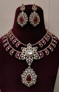 ชุดสร้อยคอพร้อมต่างหูทองเหลืองชุบทองคุณภาพพรีเมียม ประดับด้วยโมอิสซาไนต์แท้แบบดับเบิ้ลต์ สำหรับผู้หญิง ของขวัญงานแต่งงาน คอลเลคชั่นสุดหรู - Product Image 3