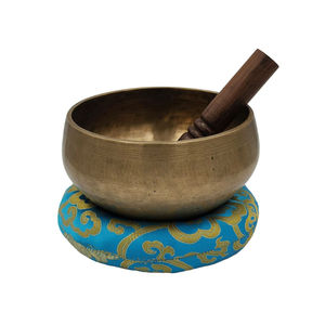 Bol chantant tibétain au design antique, martelé à la main, en bronze, pour la méditation et la thérapie sonore, à prix abordable - Product Image 3