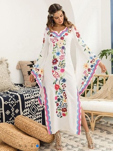 Robe maxi bohème à fleurs brodées, manches cloche, respirante, broderie florale de haute qualité pour femmes - Product Image 2