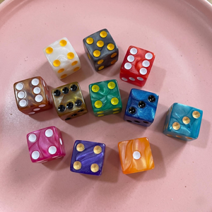 Dés à jouer en acrylique rouge translucide personnalisés D6, vente en gros, ensemble de dés standard à 6 faces pour jeux de société et casino, ensemble de dés en résine - Product Image 4