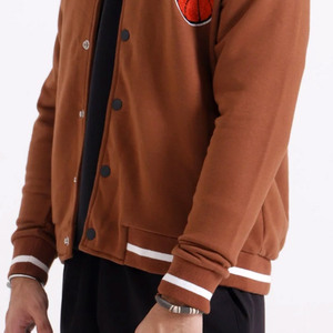 Chaqueta Letterman Marrón para Hombre con Letra E Bordada, Estilo Único, Cuello Camisero, Manga Regular, Algodón y Fibra de Bambú, para Otoño - Product Image 6