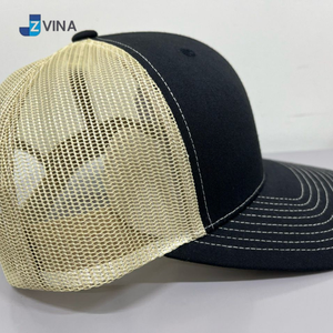Gorra Trucker Negra Básica de Alta Calidad con Logotipo Personalizado, Malla Frontal Color Caqui, 6 Paneles, Ajustable, Unisex, Informal, Hecha en Vietnam - Product Image 3