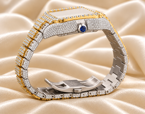 นาฬิกาข้อมือผู้ชาย Raj Gems รุ่นหรูหรา ประดับเพชร ตัวเรือนทรงเหลี่ยม สีทอง สายสแตนเลส กระจกแซฟไฟร์ กันน้ำได้ 10 บาร์ - Product Image 2