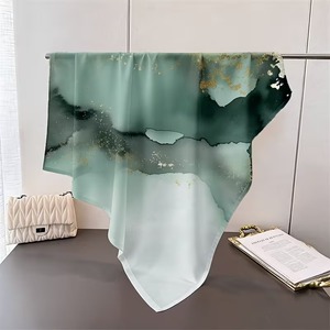 Foulard carré personnalisé en polyester effet soie pour marque, vente en gros - Product Image 2