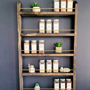Estante de Especias de Madera Rústico para Montar en la Pared, Estante Flotante de Cocina de 5 Niveles con Barandillas de Seguridad, Organizador de Frascos de Condimentos para Despensa - Product Image 1
