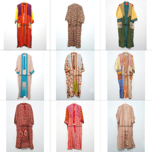 Kimono Robe Unique Fait Main de Luxe Vintage Hiver Japonais 100% Soie pour Femme Col en V Fermeture à Cordon Longueur Entière Trois-Quarts - Product Image 1