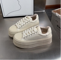 Semelles épaisses décontractées pour femmes et filles pour augmenter la tendance de la mode chaussures en cuir pour biscuits chaussures blanches