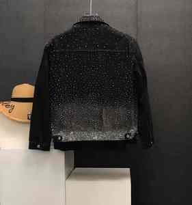 Chaqueta de Mezclilla 100% Algodón para Hombre con Parches de Cuero, Estilo Trucker Biker, Lavado a la Piedra, Múltiples Bolsillos, Precio OEM - Product Image 2