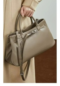 Sac fourre-tout portable en cuir véritable, style vintage, couleur unie, antivol, sac à bandoulière, fermeture ouverte, été, automne, toutes saisons - Product Image 3