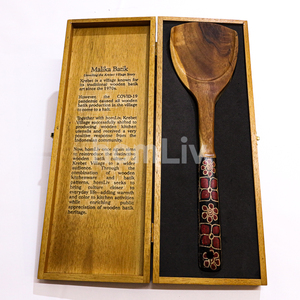 Spatule en bois de teck naturel Malika Batik, spatule de cuisine en bois, ustensile décoratif, cadeau, vaisselle pour la maison, cuisine, artisanat fait main - Product Image 4