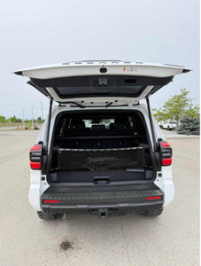 รถยนต์โตโยต้า 4Runner ไฮบริด SUV สีขาว พวงมาลัยซ้าย ภายในหุ้มหนัง ยาง R21 หลังคาซันรูฟ เกียร์อัตโนมัติ 5 ที่นั่ง อะไหล่แท้จากโรงงาน (OEM) สำหรับประกอบเอง - Product Image 3