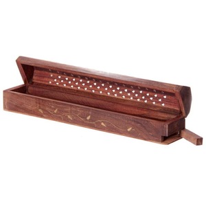 Caja de Incienso de Madera Hecha a Mano con Incrustaciones de Flores de Latón y Tapa Tallada - Product Image 5