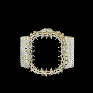 Lunette de montre de luxe sertie de diamants – Lunette ovale personnalisée GS-5600 avec pavé de diamants en forme de dents de requin, finition or jaune - Product Image 1