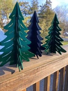 Ensemble d'arbres de Noël en métal vert, parfait pour la décoration de table de balcon extérieur et l'aménagement festif de la maison en hiver, provenant d'Inde - Product Image 1