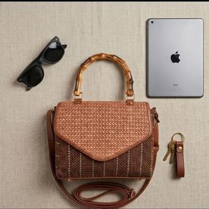 Bolso de mano tejido, bandolera, bolso cruzado con asa de bambú y solapa, para uso diario y viajes - Product Image 3