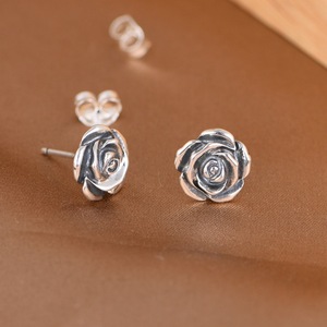 Trendy Flower Earrings - Product Image 4
