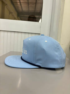 Casquette Snapback Bleu Clair à Visière Plate 5 Panneaux en Sergé avec Broderie Chaîne, Réglable, Style Streetwear, Fabriquée au Vietnam - Product Image 2