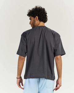 T-shirt pour homme en gris foncé uni, col rond, manches courtes, respirant, décontracté, à porter en été - Product Image 2