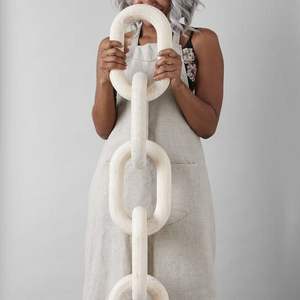 Cadenas Decorativas de Madera Coloridas de Diseño Moderno, Estilo Art Deco, con Eslabones Personalizables con Logotipo para Bodas y Eventos, en Tamaños Grandes y Pequeños - Product Image 3