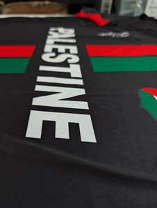 เสื้อเจอร์ซีย์แบบซับลิเมชั่นสั่งทำพิเศษ โลโก้ด้านหน้า โพลีเอสเตอร์ 100% สำหรับการแข่งขันและฝึกซ้อม ระบายอากาศได้ดี แขนสั้น ทรงปกติ เสื้อผ้าสำหรับผู้ใหญ่ - Product Image 3