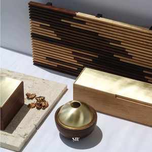 Quemador de incienso de madera y latón con tapa, minimalista, para mesa, para decoración del hogar, oficina, meditación, uso en hoteles. - Product Image 2