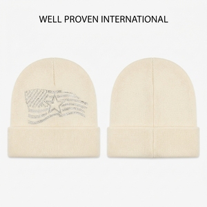 Gorro de Punto Acrílico Premium de Marca Personalizada, Color Verde Oliva, Unisex, Ajustable, 240 GSM, Gorro Cálido de Invierno, con Cristales de Imitación y Logotipo Personalizado - Product Image 2