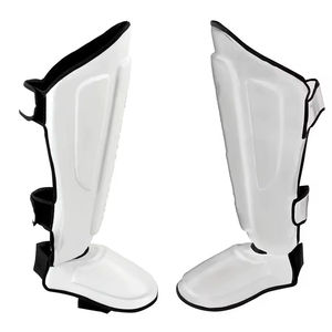 Espinilleras de Muay Thai, Protección Profesional, Cuero Sintético, Diseño Personalizable, Ajuste Universal, Ligeras - Product Image 5